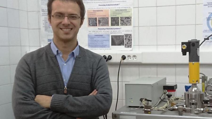 Carlos A. García González é investigador Ramón y Cajal do grupo I+D Farma Carlos A. García González é investigador Ramón y Cajal do grupo I+D Farma
