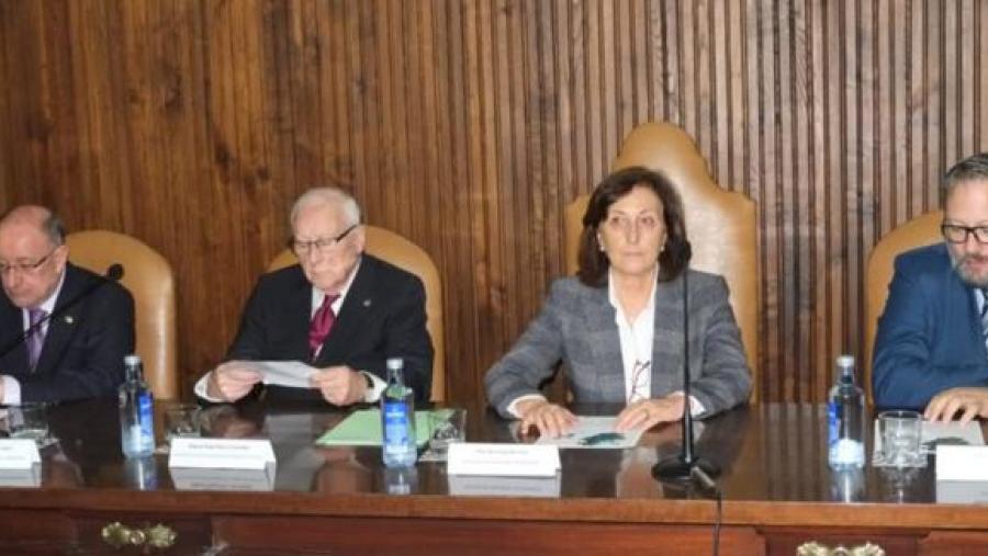 De esquerda a dereita, o catedrático Javier Sardina, Miguel Ángel Ríos, Pilar Bermejo e Manuel Lolo. Foto: Servimav-USC De esquerda a dereita, o catedrático Javier Sardina, Miguel Ángel Ríos, Pilar Bermejo e Manuel Lolo. Foto: Servimav-USC