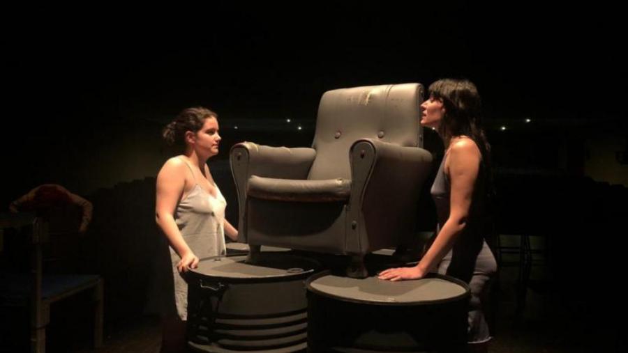 Paula Seoane e Antonella Sturla, nun ensaio de 'Casa de ilusións' Paula Seoane e Antonella Sturla, nun ensaio de 'Casa de ilusións'