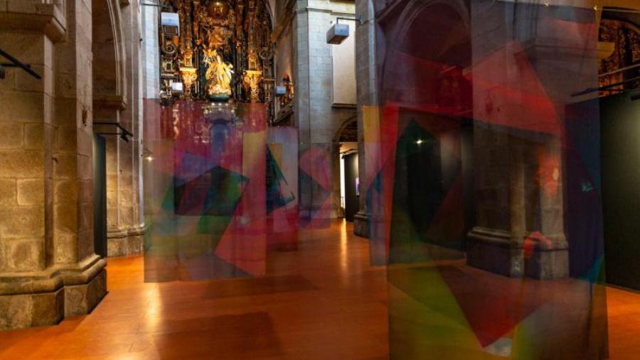 O artista brasileiro Albano Afonso inaugura unha dobre exposición na Igrexa da Universidade e na Fundación DIDAC O artista brasileiro Albano Afonso inaugura unha dobre exposición na Igrexa da Universidade e na Fundación DIDAC