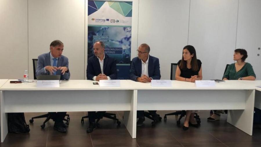 De esquerda a dereita: José Luis Villaverde; David Regades, delegado do Estado na Zona Franca de Vigo; Juan González, alcalde de Nigrán; e Filipa Sacadura, secretaria xeral de P-Bio De esquerda a dereita: José Luis Villaverde; David Regades, delegado do Estado na Zona Franca de Vigo; Juan González, alcalde de Nigrán; e Filipa Sacadura, secretaria xeral de P-Bio