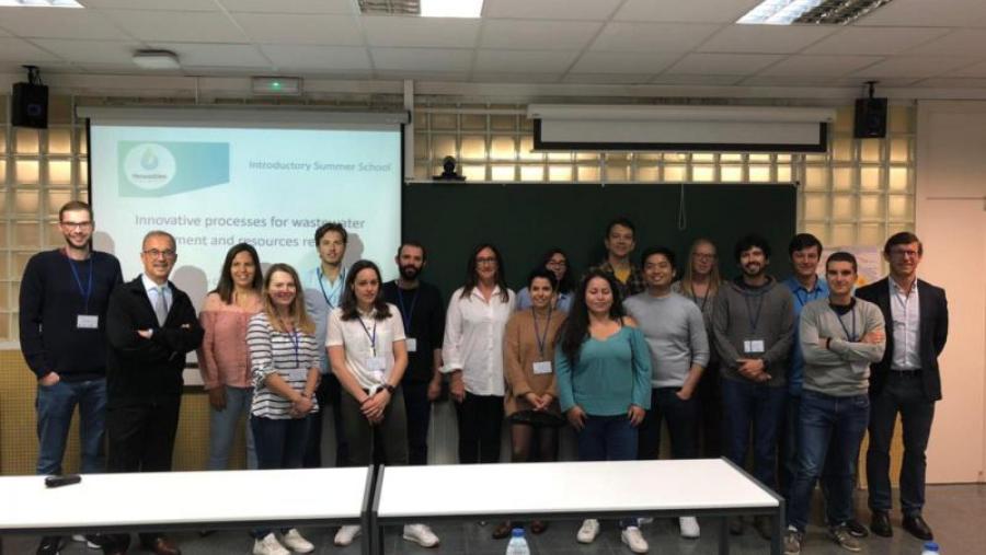 Otero Espinar xunto ao alumnado de doutoramento que participa nesta iniciativa Otero Espinar xunto ao alumnado de doutoramento que participa nesta iniciativa