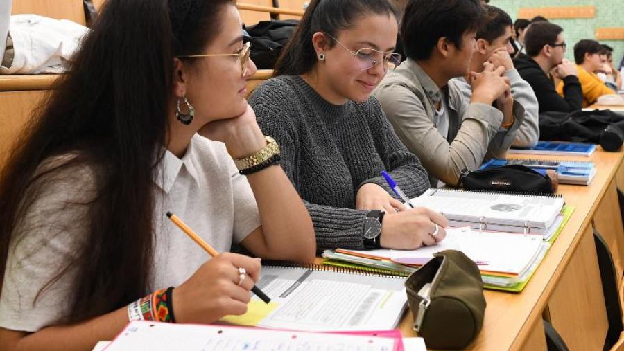Alumnado nunha aula da USC. Foto: Santi Alvite Alumnado nunha aula da USC. Foto: Santi Alvite