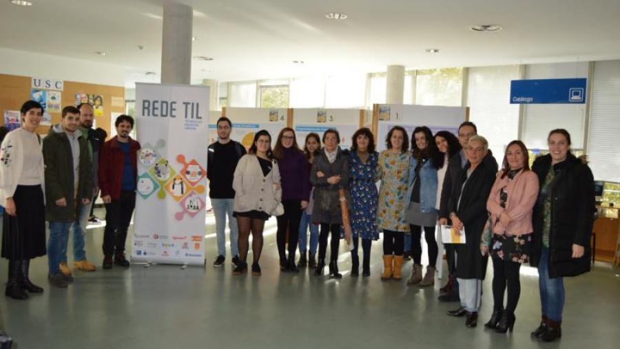 Representantes das entidades integradas na Rede TIL, na apertura da mostra '25n: unha ollada ao mercado laboral', na Biblioteca Intercentros Representantes das entidades integradas na Rede TIL, na apertura da mostra '25n: unha ollada ao mercado laboral', na Biblioteca Intercentros