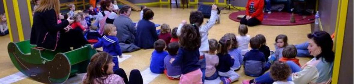 Niñxs en una actividad da EIB