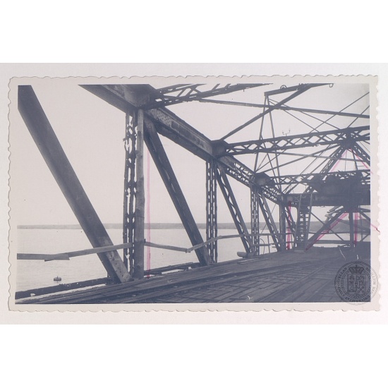 Perspectiva do peirao de carga de Ribadeo da empresa Sociedad Minera de Vilaodriz (1952)