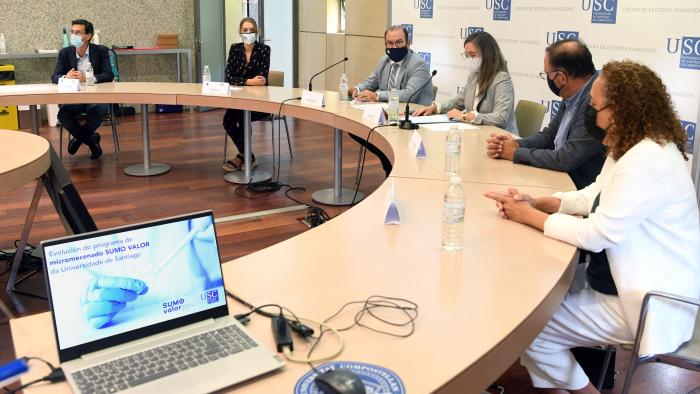 De esquerda a dereita, Rubén Nogueiras, María Mera, Antonio López, Cecilia Sierra, Gumersindo Feijoo e Dolores Pérez. FOTO: Santi Alvite