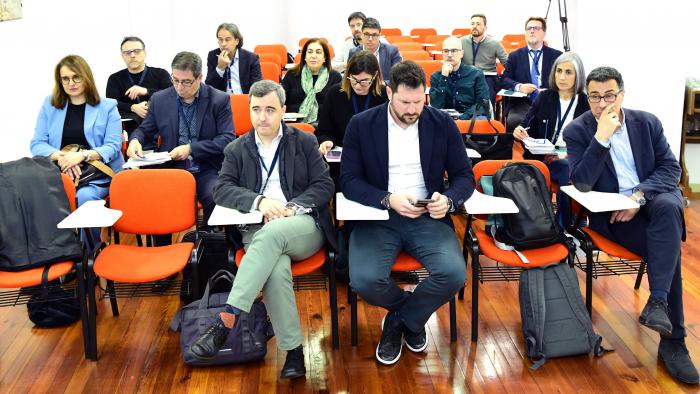 Participantes na xornada, no Arquivo Histórico. Foto: Santi Alvite 