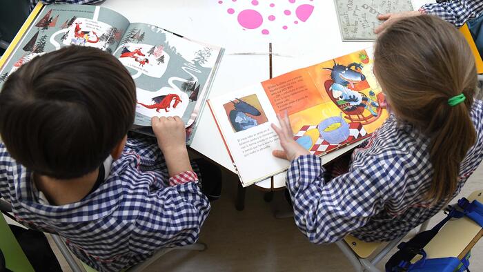 A iniciativa solidaria pretende fornecer de libros e outros materiais de carácter didáctico a poboación infantil de 2 a 11 anos. FOTO: Santi Alvite