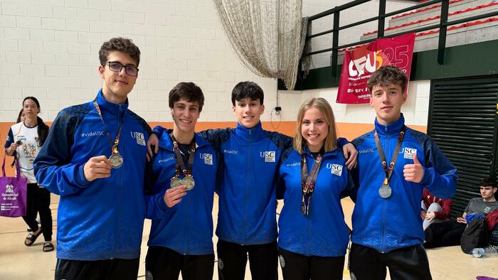 O equipo da USC de Taekwondo posa coas súas medallas O equipo da USC de Taekwondo posa coas súas medallas