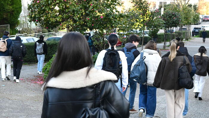 Entre os obxectivos que persegue o congreso atópase o de identificar problemáticas e áreas de mellora na inclusión e atención á diversidade. Imaxe de arquivo de estudantado polo campus. FOTO: Santi Alvite Entre os obxectivos que persegue o congreso atópase o de identificar problemáticas e áreas de mellora na inclusión e atención á diversidade. Imaxe de arquivo de estudantado polo campus. FOTO: Santi Alvite
