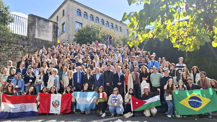 Na xornada participaron preto de 300 estudantes procedentes de cincuenta países. Foto: Santi Alvite