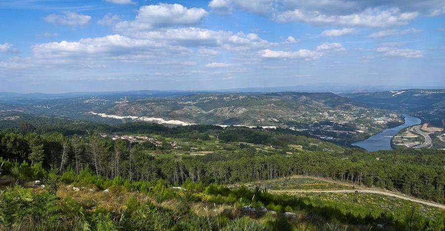 Panoramica do río Miño cara a Ourense desde o Monte San Trocado. FOTO: Lambriscae (CC BY-SA 2.0)