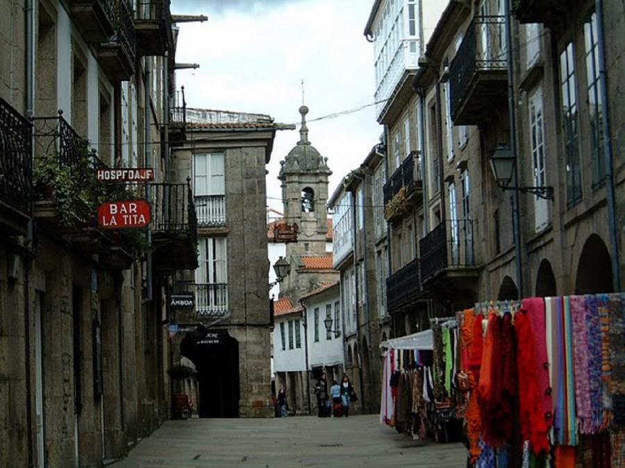 A Rede Galabra da USC investiga desde o ano 2008 a narrativa sobre a cidade e o impacto na relación visitante-habitante-comercio. Foto: Santiago Turismo