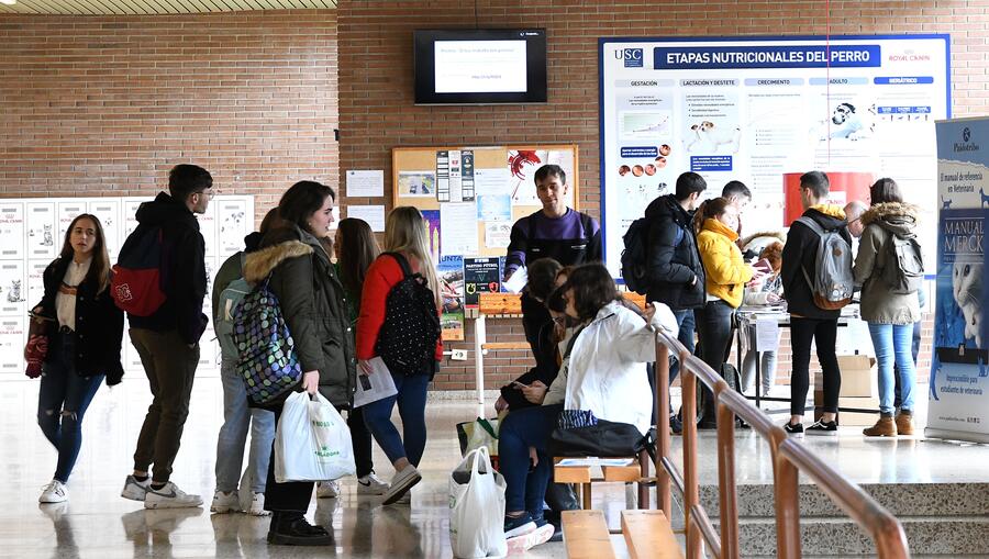 Imaxe de arqwuivo dos corredores da Facultade de Veterinaria. FOTO: Santi Alvite