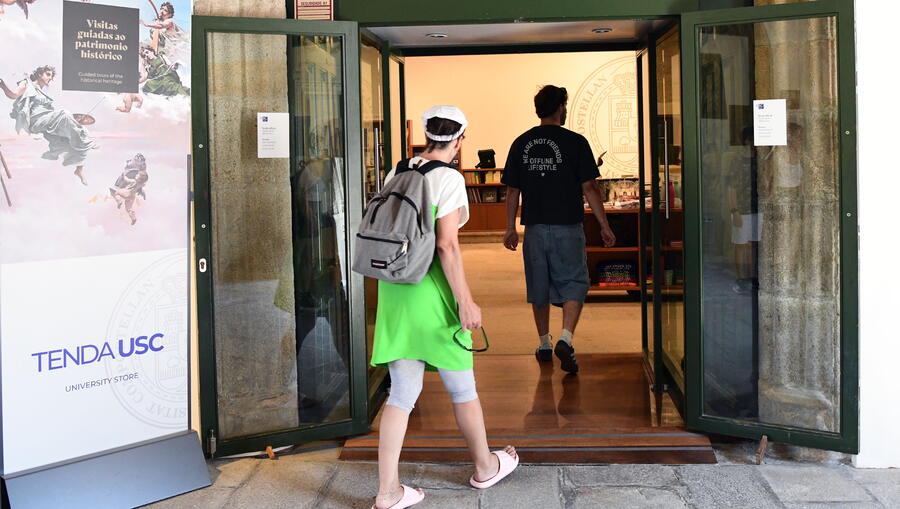 A sinatura será no espazo da tenda da USC. Foto: Santi Alvite