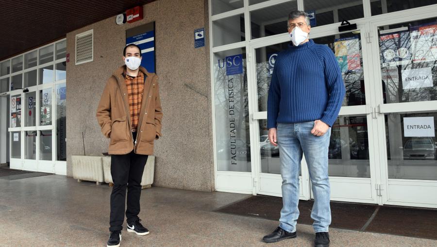 Alejandro Carballosa e Alberto Pérez Muñuzuri na Facultade de Física da USC. FOTO: Santi Alvite