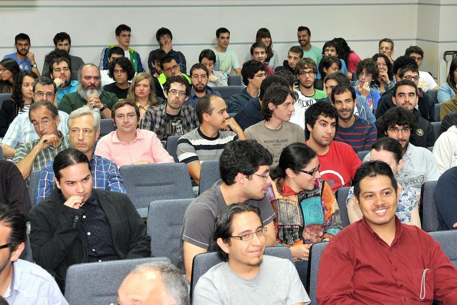 Asistentes á xuntanza de Eric Allin Cornell con investigadores