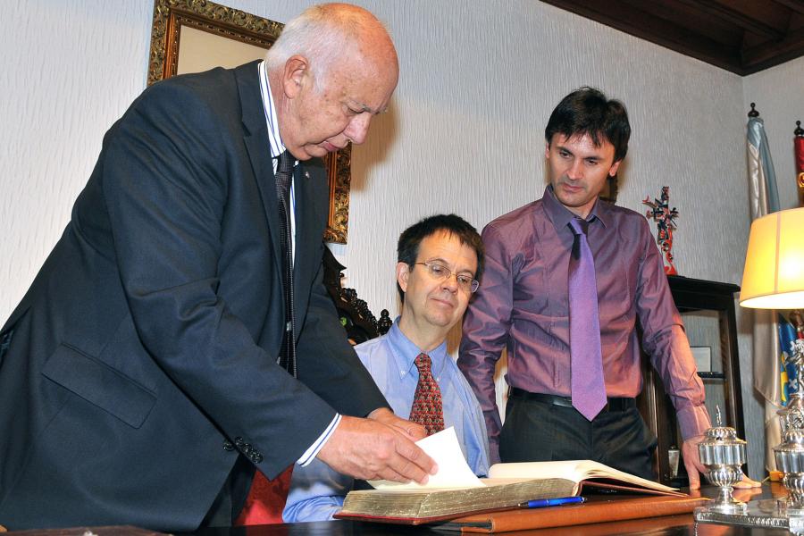 O reitor, Juan Casares, Eric Allin Cornell e Jorge Mira