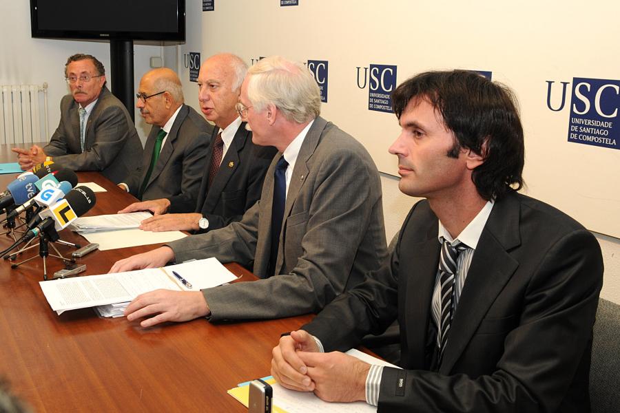Momento da rolda de prensa de Mohamed ElBaradei