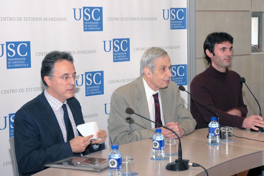 Juan José Nieto, John F. Nash Jr.e Jorge Mira na Xuntaza con investigadores