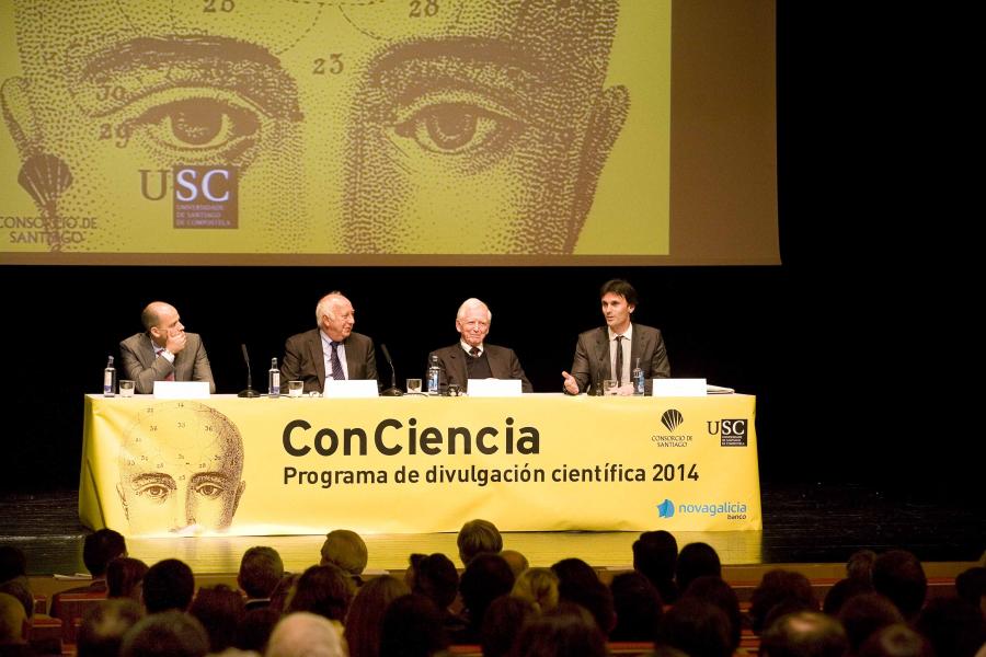 Momento da conferencia de Harald zur Hausen
