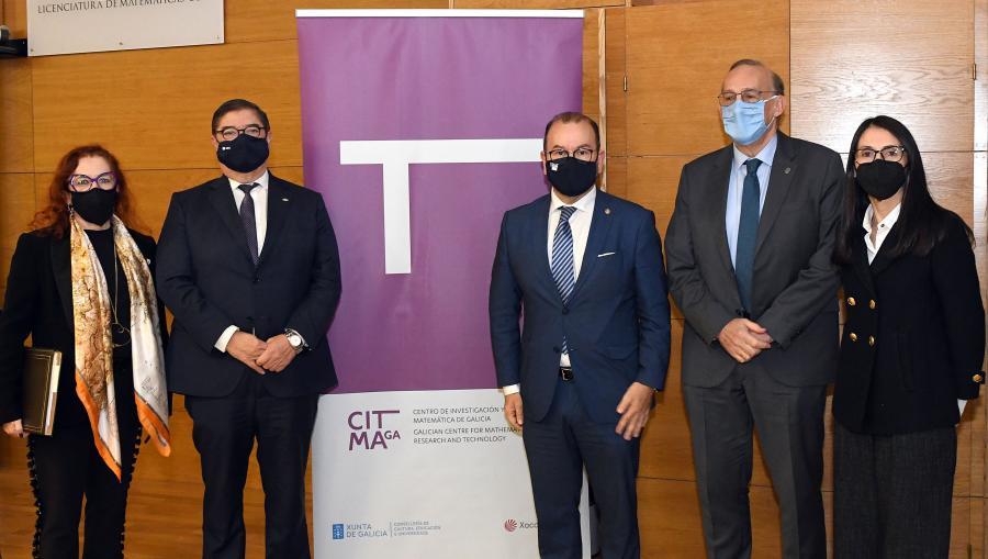 De esquerda a dereita, Elena Vázquez, Julio Abalde, Antonio López, Manuel Reigosa e Rosa Crujeiras. FOTO: Santi Alvite