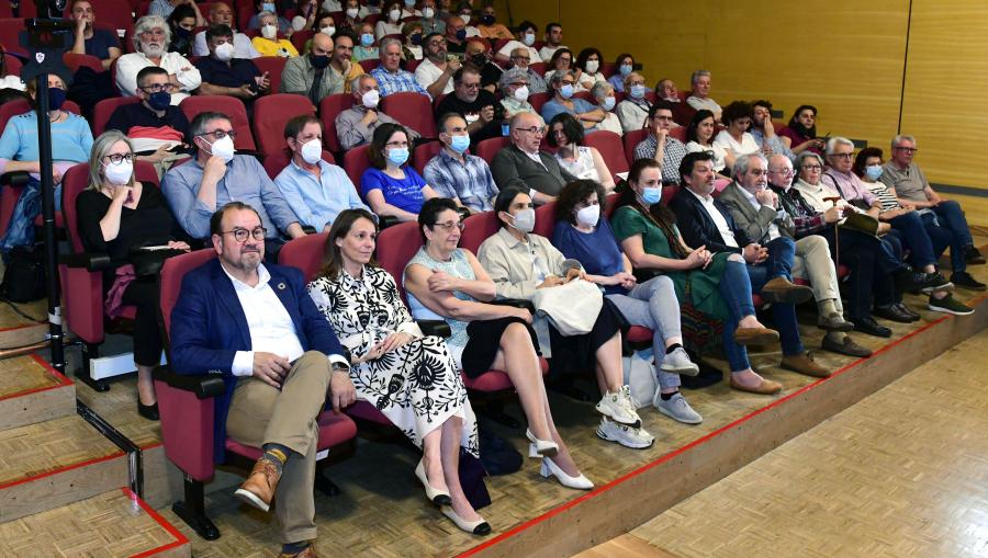 Público asistente á homenaxe ao Zeca Afonso. Foto: Santi Alvite