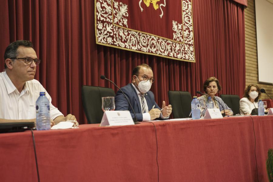 Tomás Cuesta, Antonio López, Rosa Romero e Dulce García, na EPSE de Enxeñaría