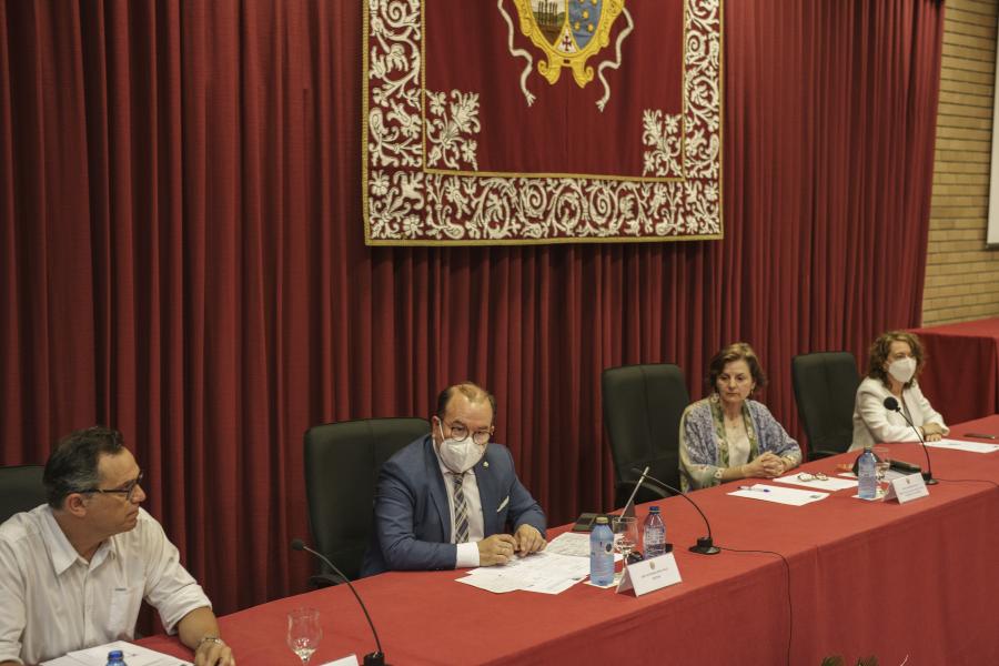 Tomás Cuesta, Antonio López, Rosa Romero e Dulce García, na EPSE de Enxeñaría