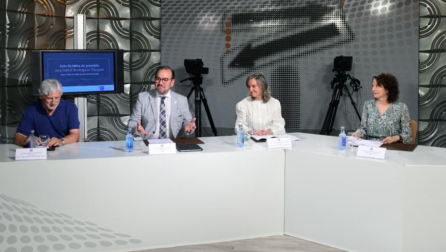 De esquerda a dereita, Xosé Ramón Pousa Estévez, Antonio López, Ana Isabel Rodríguez e Dulce García Mella. FOTO: Santi Alvite