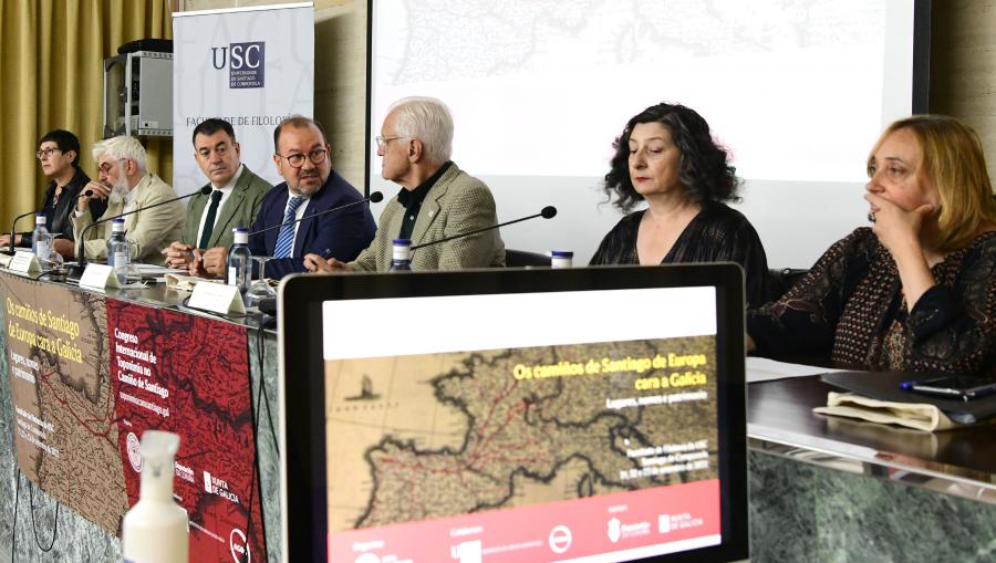 De esquerda a dereita, Ana Boullón, Elias Jose Feijo Torres, Román Rodríguez, Antonio López, Víctor F. Freixanes, Luz Méndez, e María Álvarez de la Granja. FOTO: Santi Alvite