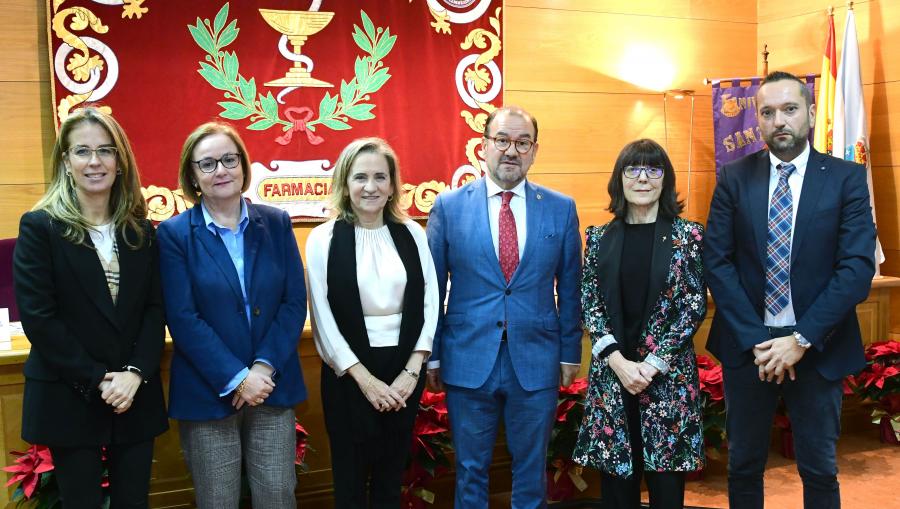 De esquerda a dereita, Silvia Reboredo, Matilde Casas, María José Alonso, Antonio López, Reyes Laguna e Alberto Fuentes. FOTO: Santi Alvite