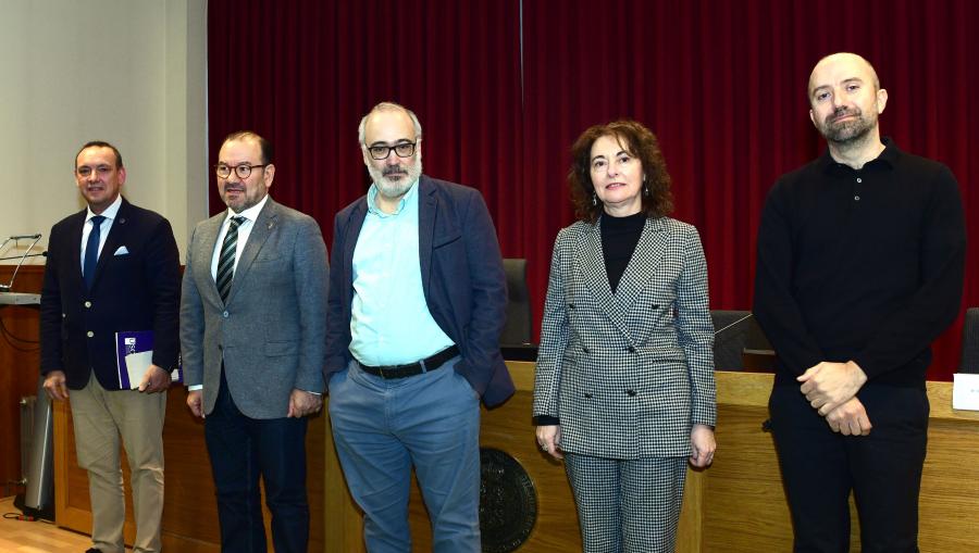 De esquerda a dereita, Marcelino Agís, Antonio López, Xavier de Donato, Dulce García e  Óscar Parcero. FOTO: Santi Alvite