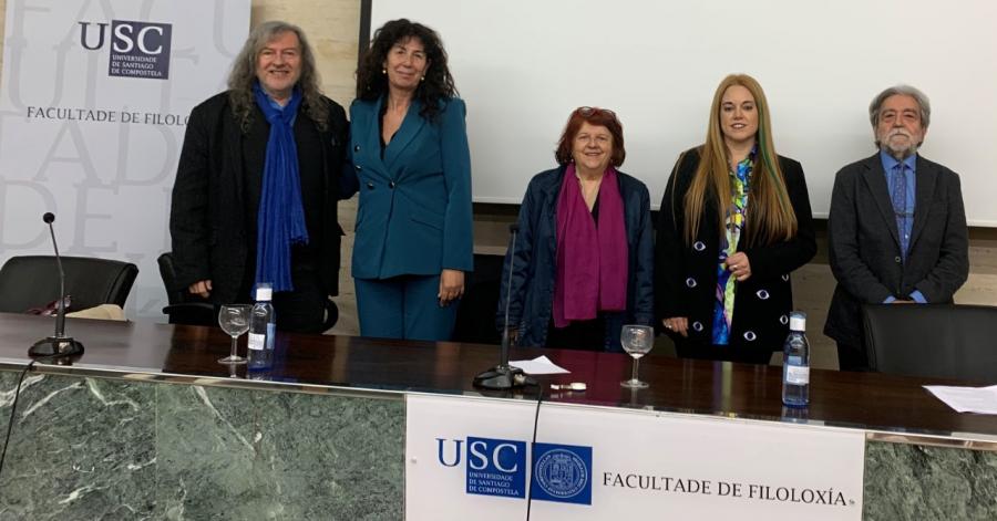 Participantes no acto de lectura da tese. De esquerda a dereita, Claudio Rodríguez Fer (director), Isabel Giménez (vogal), Fanny Rubio (presidenta), Ruth Fernández (autora) e J. M. González Herrán (secretario) 