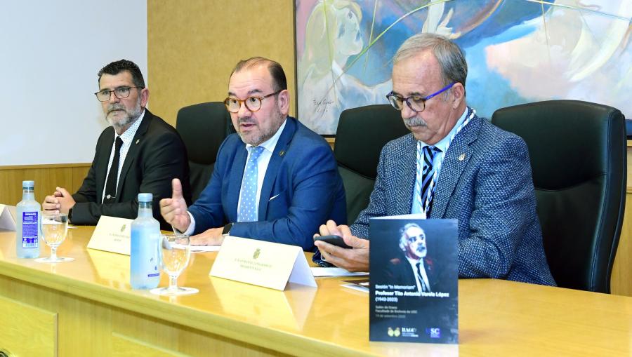 De esquerda a dereita, Jesús López Romalde, Antonio López e Juan Lema. FOTO: Santi Alvite