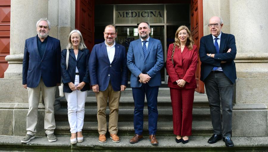 De esquerda a dereita, Ernesto González, Estrella López-Pardo Pardo, Antonio López, Julio García Comesaña, Carmen Balboa e Julián Álvarez. FOTO: Santi Alvite