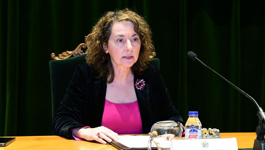 A secretaria xeral da Universidade, Dulce María García Mella, foi a encargada de dar lectura ao manifesto. FOTO: Santi Alvite