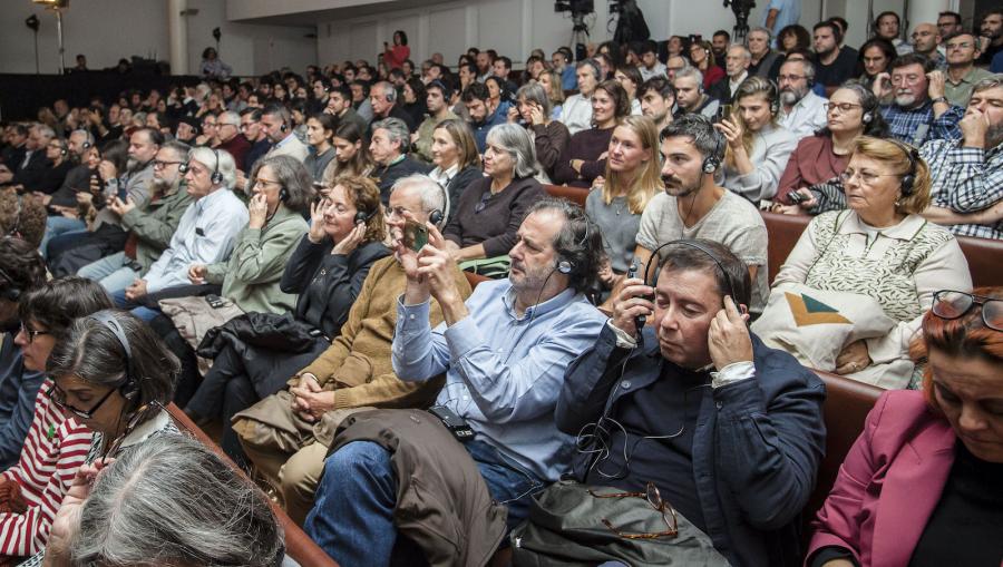 Público asistente á conferencia de Sir David Chipperfield