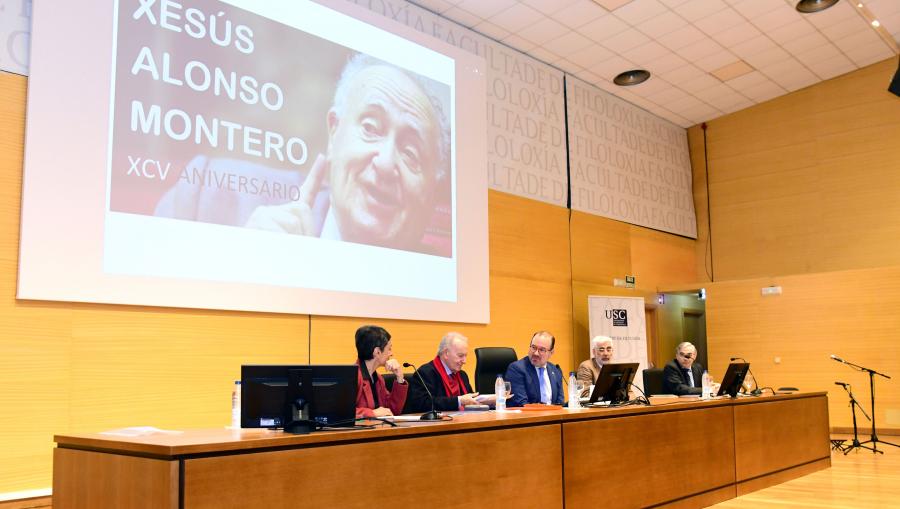 Dolores Vilavedra, Xesús Alonso Montero, Antonio López, Elias Feijó e Francisco Cidrás. FOTO: Santi Alvite