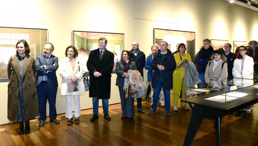 Parte do público asistente á inauguración da mostra. FOTO: Santi Alvite
