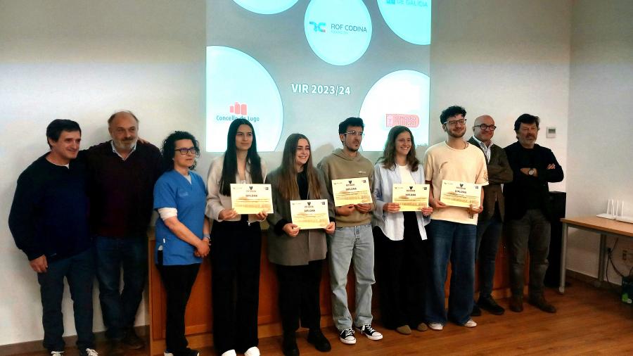 Estudantado e autoridades logo do acto de entrega de diplomas 