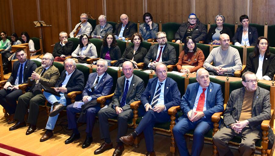 O acto desenvolveuse no Salón Nobre do Colexio de Fonseca. FOTO: Santi Alvite