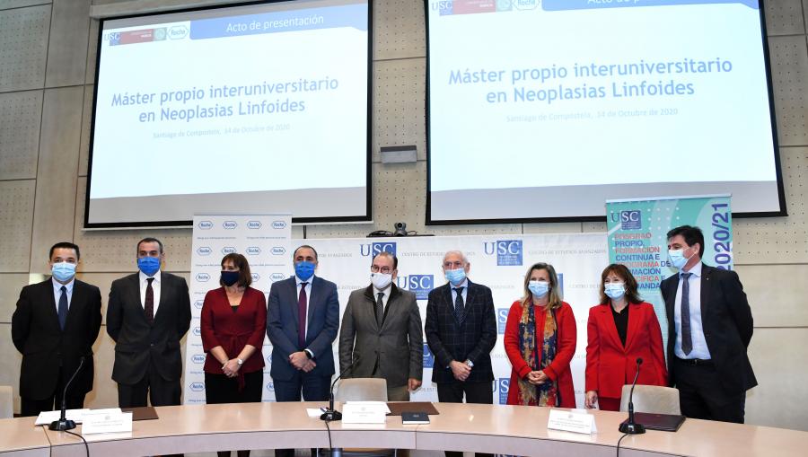 Foto de familia no acto de presentación do máster. FOTO: Santi Alvite