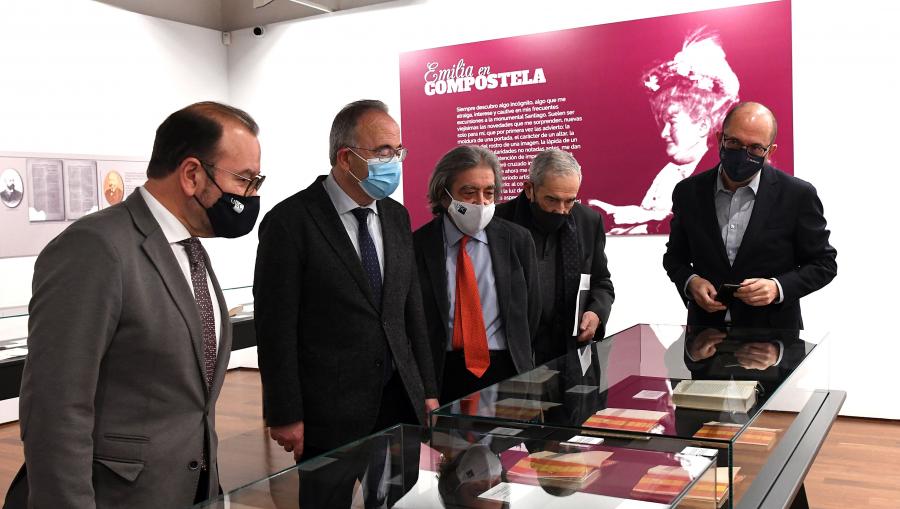De esquerda a dereita, Antonio López, Xosé Sánchez Bugallo, José Manuel González Herrán, Salvador García-Bodaño Zunzunegui e Anxo Lorenzo. FOTO: Santi Alvite 