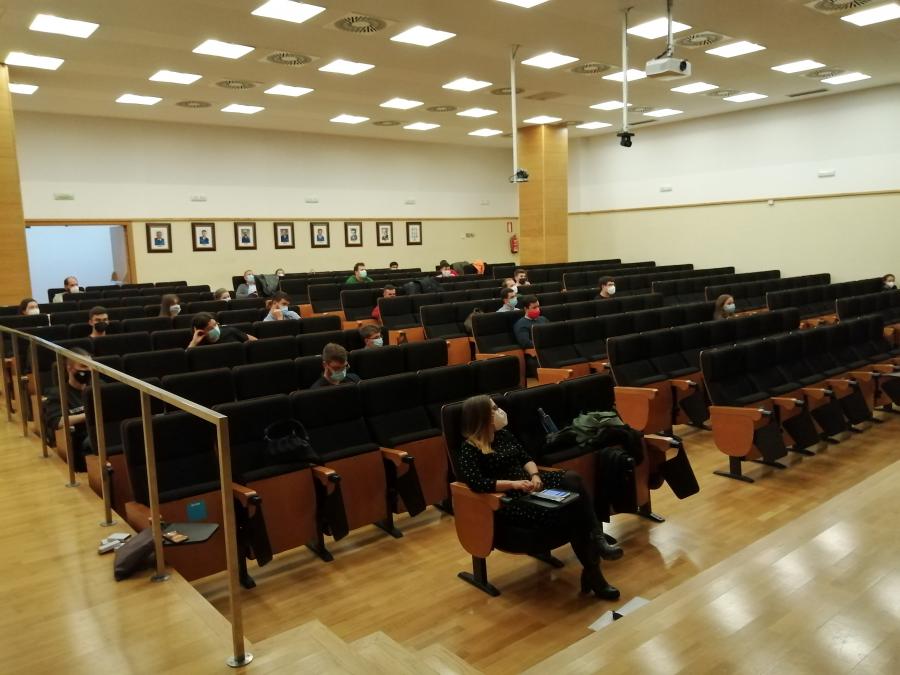 A sesión desenvolveuse na Aula Magna do centro