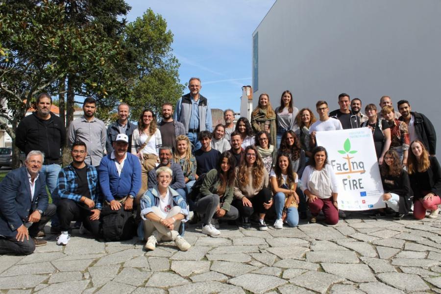 Participantes no seminario sobre incendios forestais desenvolvido en Aveiro no marco do proxecto FacingFIRE