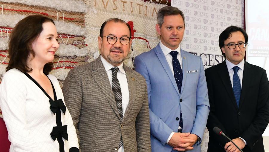 De esquerda a dereira, Ana Gude, Antonio López, José Miñones e José Julio Fernández. Foto: Santi Alvite