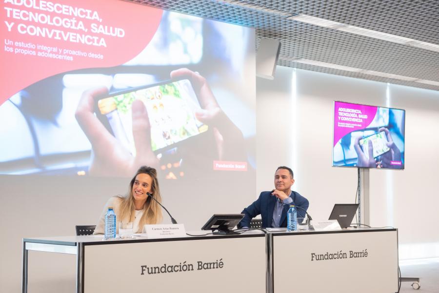 A investigación está coordinada polo profesor da Facultade de Psicoloxía da USC, Antonio Rial Boubeta, quen presentou os resultados xunto a Carmen Arias Romero, directora da Fundación Barrié