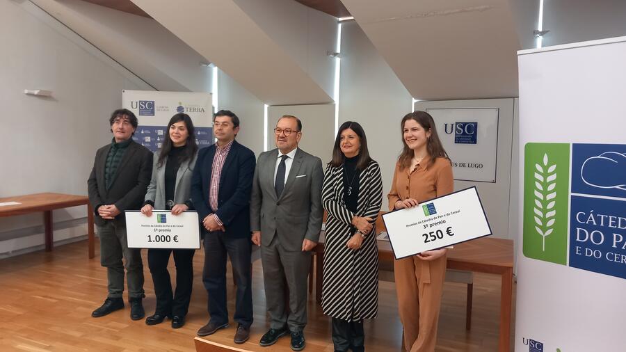 De esquerda a dereita, Santiago Pereira Lorenzo, María Nerea Fernández Canto, Francisco Fraga, Antonio López Díaz, Ángeles Romero e Sonia Boado Crego 